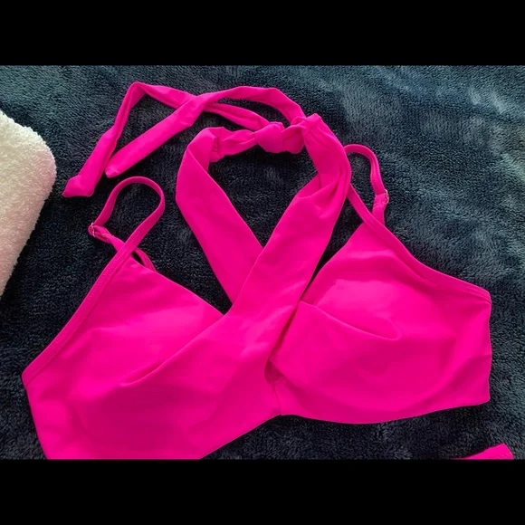 ⬇️PRICE DROP ⬇️ Hot Pink Cross Over Bra Top High Waisted Bikini Bottom-Size S - Picture 4 of 11